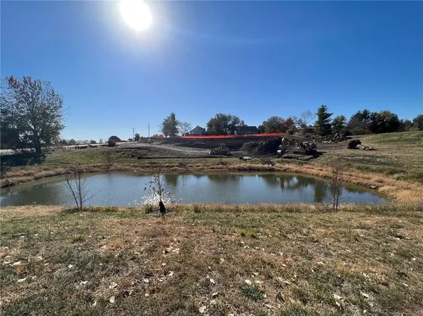 8066 NW 100th St, Johnston, IA 50131