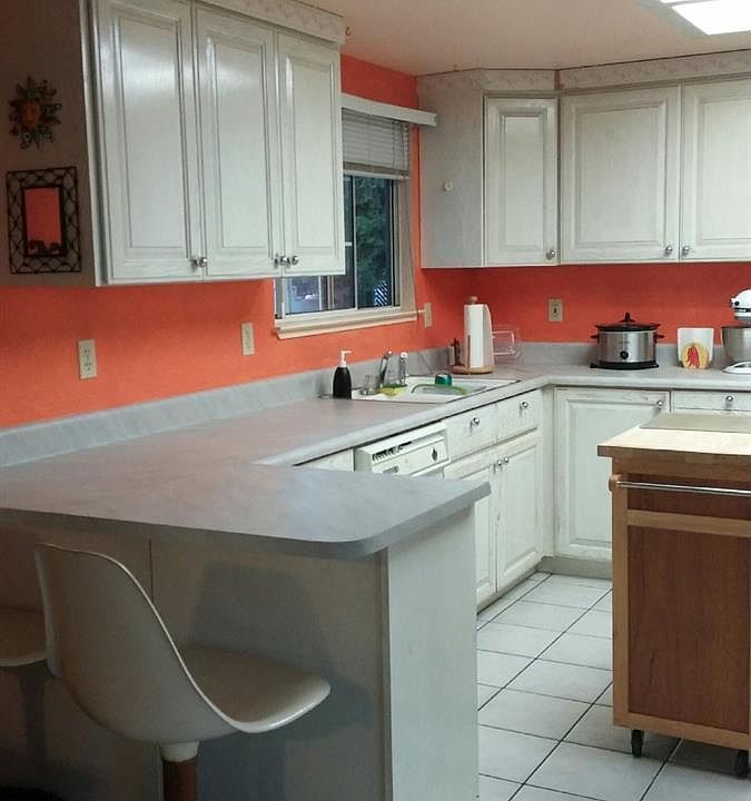 2nd image of 820 Blaine Ave