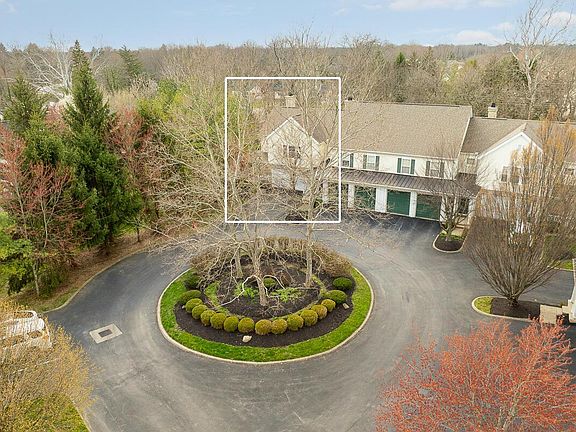 3rd image of 300 Sycamore Woods Ln