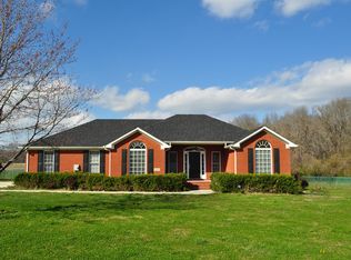 37 Lacy Rd, Fayetteville, TN 37334