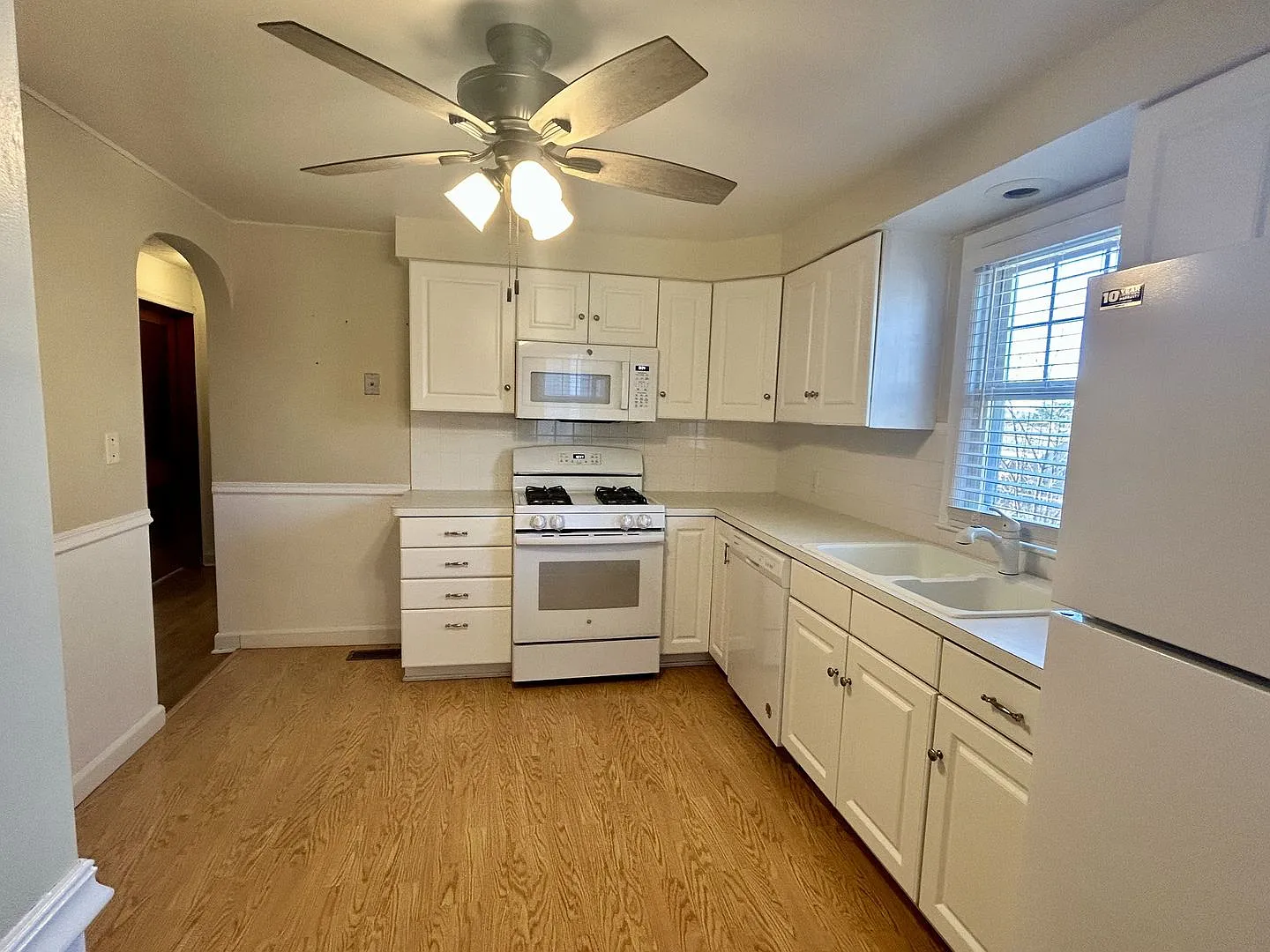 Cozy 3 Bedroom, 2.5 Bath Home in a Great Omaha Location! — Photo 2