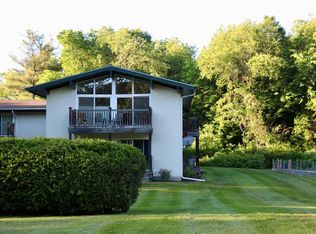82 Towne Farm Ln #2, Stowe, VT 05672