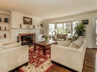 17 E Maple St, New Canaan, CT 06840