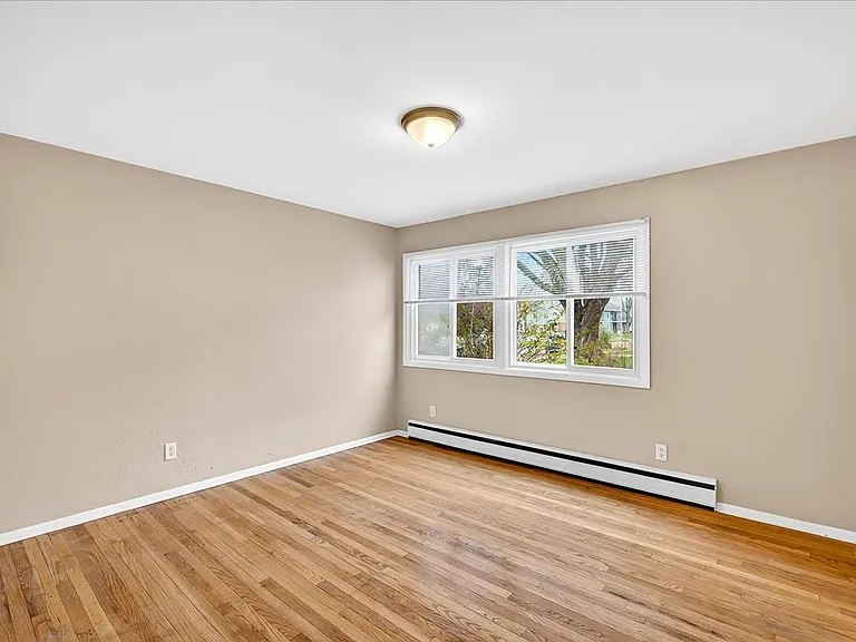 5726 Russett Rd — Photo 15