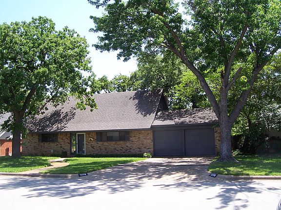 2nd image of 1208 Cochise Dr