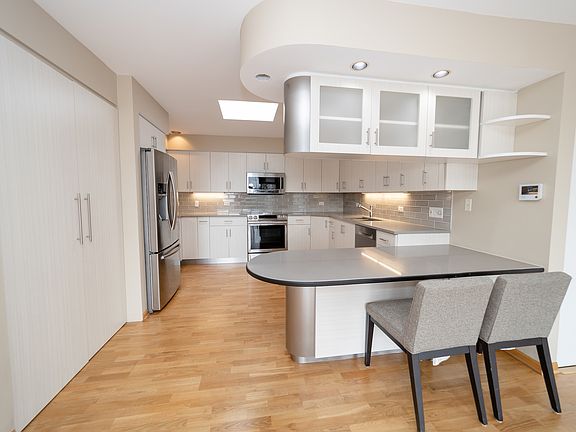 3rd image of 4010 Arbor Ln APT 301