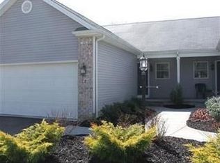 10 James Pl, Hubbard, OH