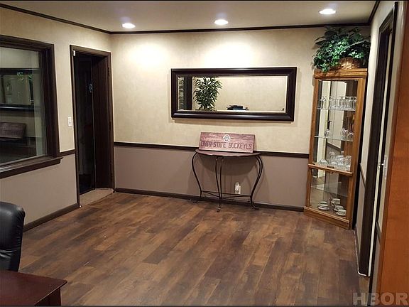 4th image of 1548 Parkway Dr