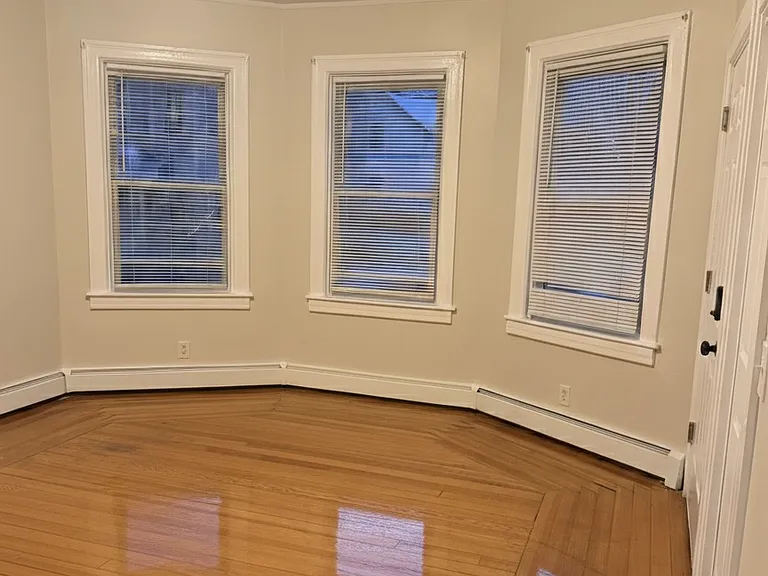 15 Vale St #2 — Photo 2