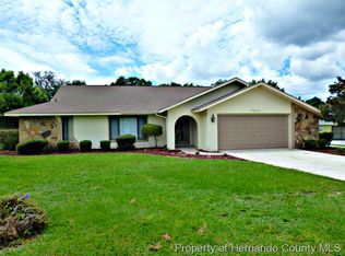 7512 River Country Dr, Weeki Wachee, FL 34607