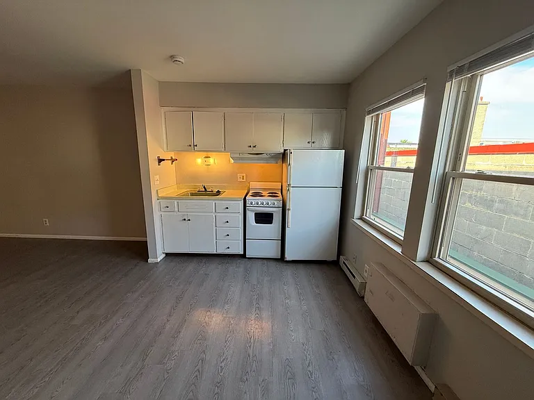 N89W16746 Appleton Ave — Photo 6