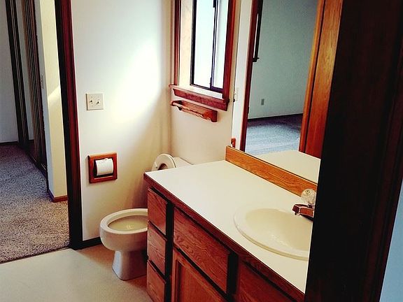 3rd image of 619 Edgecliff Dr