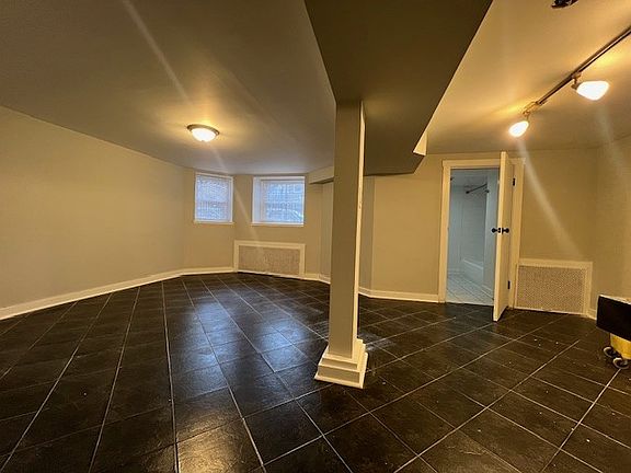 3rd image of 3310 W Wilson Ave #G