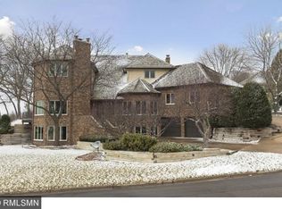 2700 E Medicine Lake Blvd, Minneapolis, MN 55441