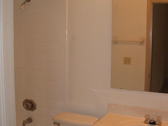 4th image of 5155-5157 Waterman Blvd
