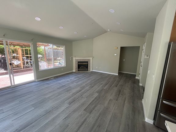 2nd image of 17707 22nd Pl NE