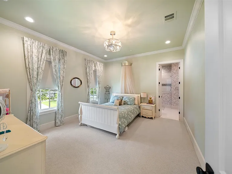 1110 Lone Star Dr — Photo 22