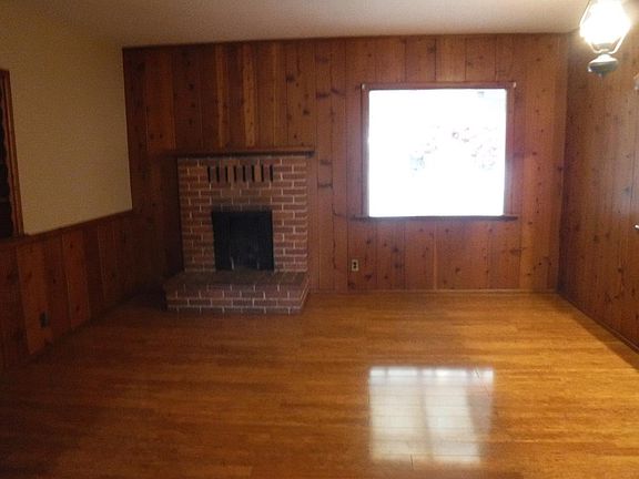 5th image of 601 E Orange St