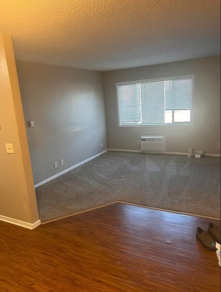 Eaglewood Court Apartments — Photo 3