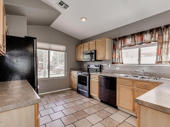 5th image of 1530 E Falcon Ct
