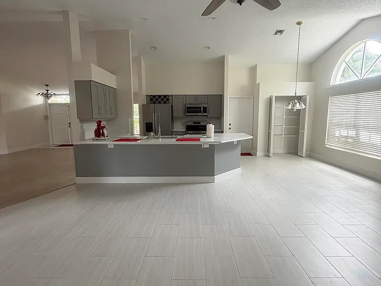 1401 Hideaway Bnd — Photo 3