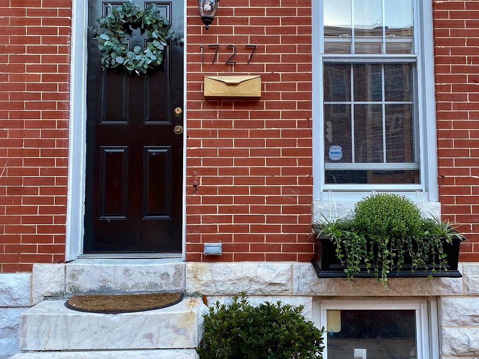 Front entrance off Clarkson St