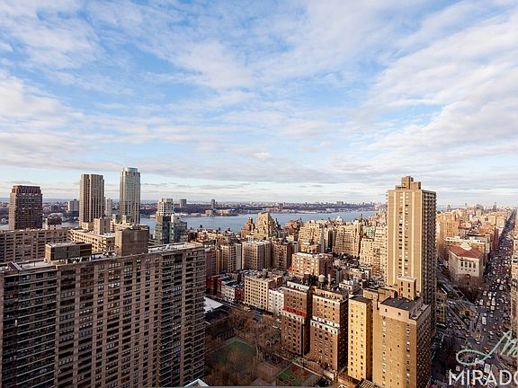 5th image of 145 W 67th St APT 33B