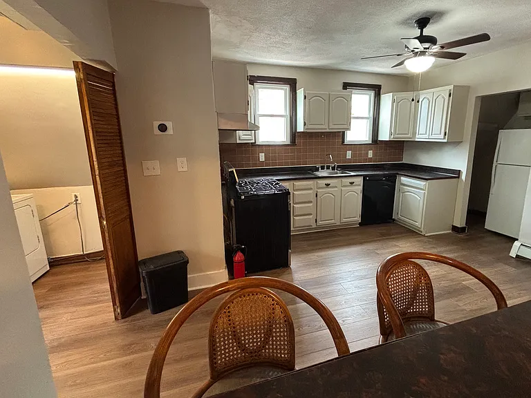 225A Walnut Ave #3 — Photo 7