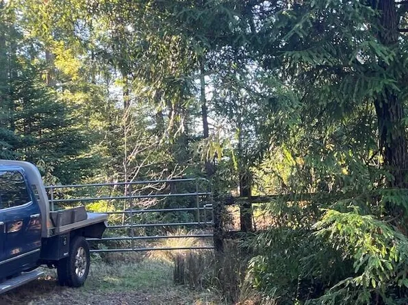 5091 Greenwood Heights Dr, Kneeland, CA 95549