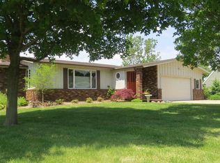120 Boulder Dr, Gridley, IL