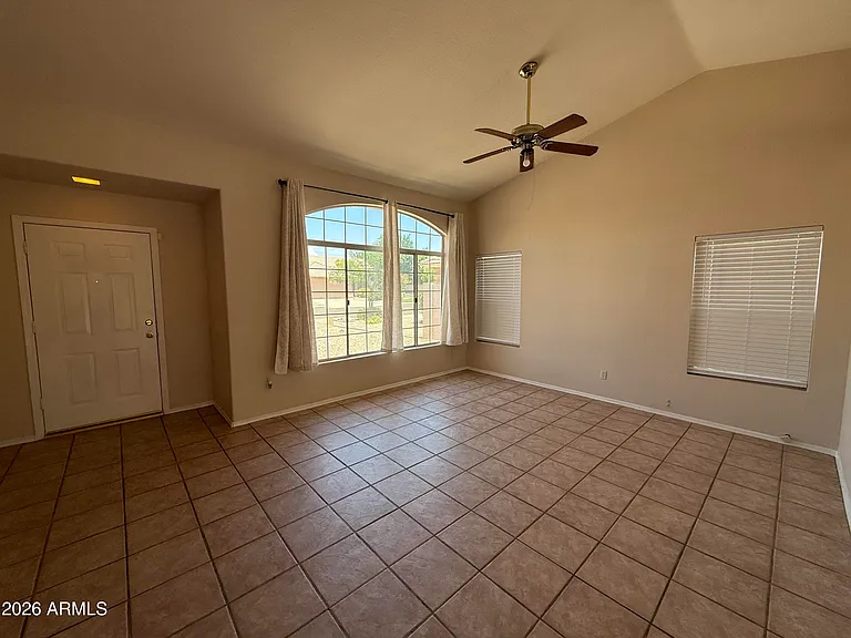 1413 W Orchid Ln — Photo 5