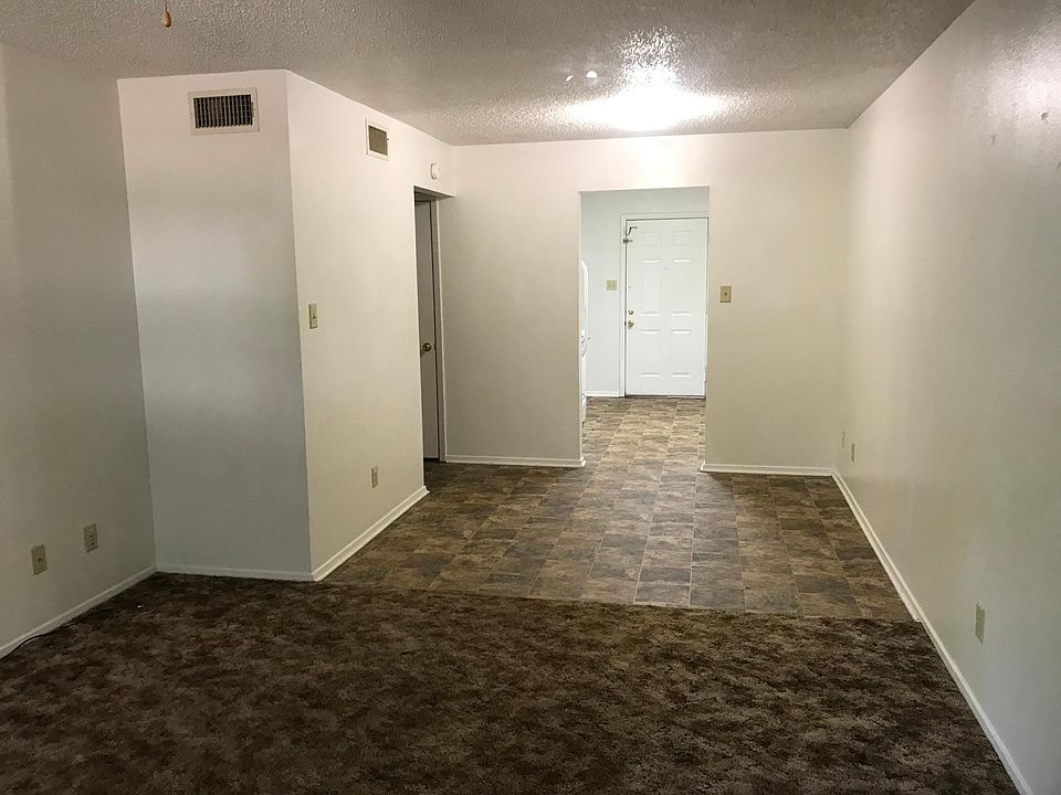 2nd image of 706 S Cohagen St