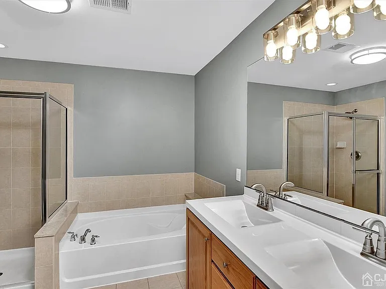27 Vincent Behan Blvd #27 — Photo 17