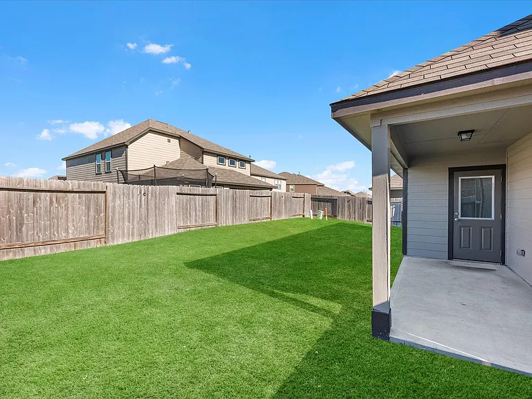 2606 Zephyr Ln — Photo 24