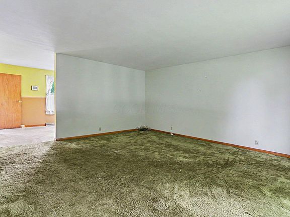 4th image of 59 Carey Ln