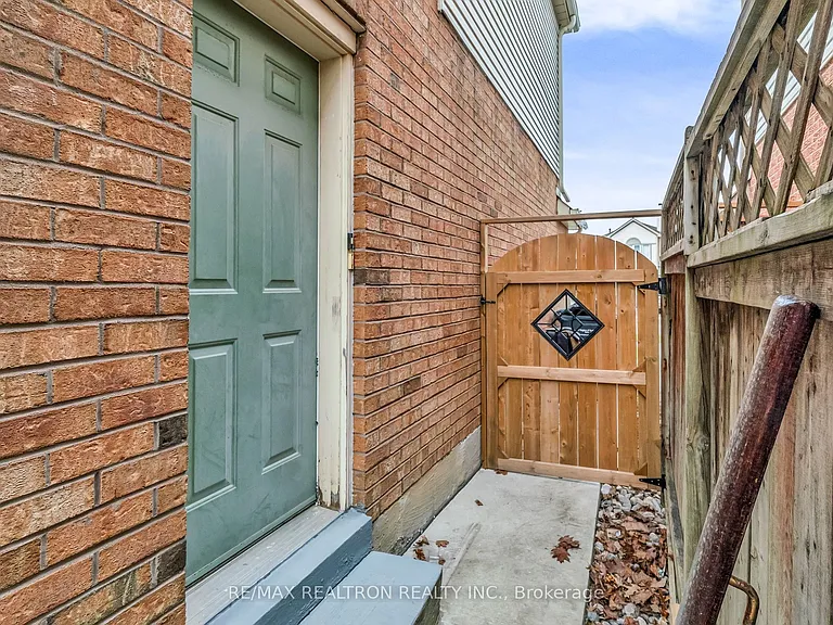 89 Beaconsfield Ave — Photo 43
