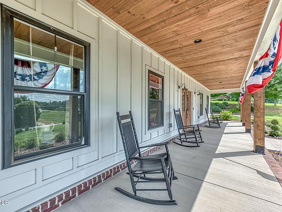 4th image of 2908 Carroll Creek Rd