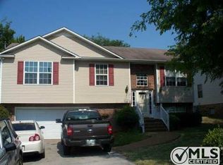 202 Valley Dr, Columbia, TN 38401
