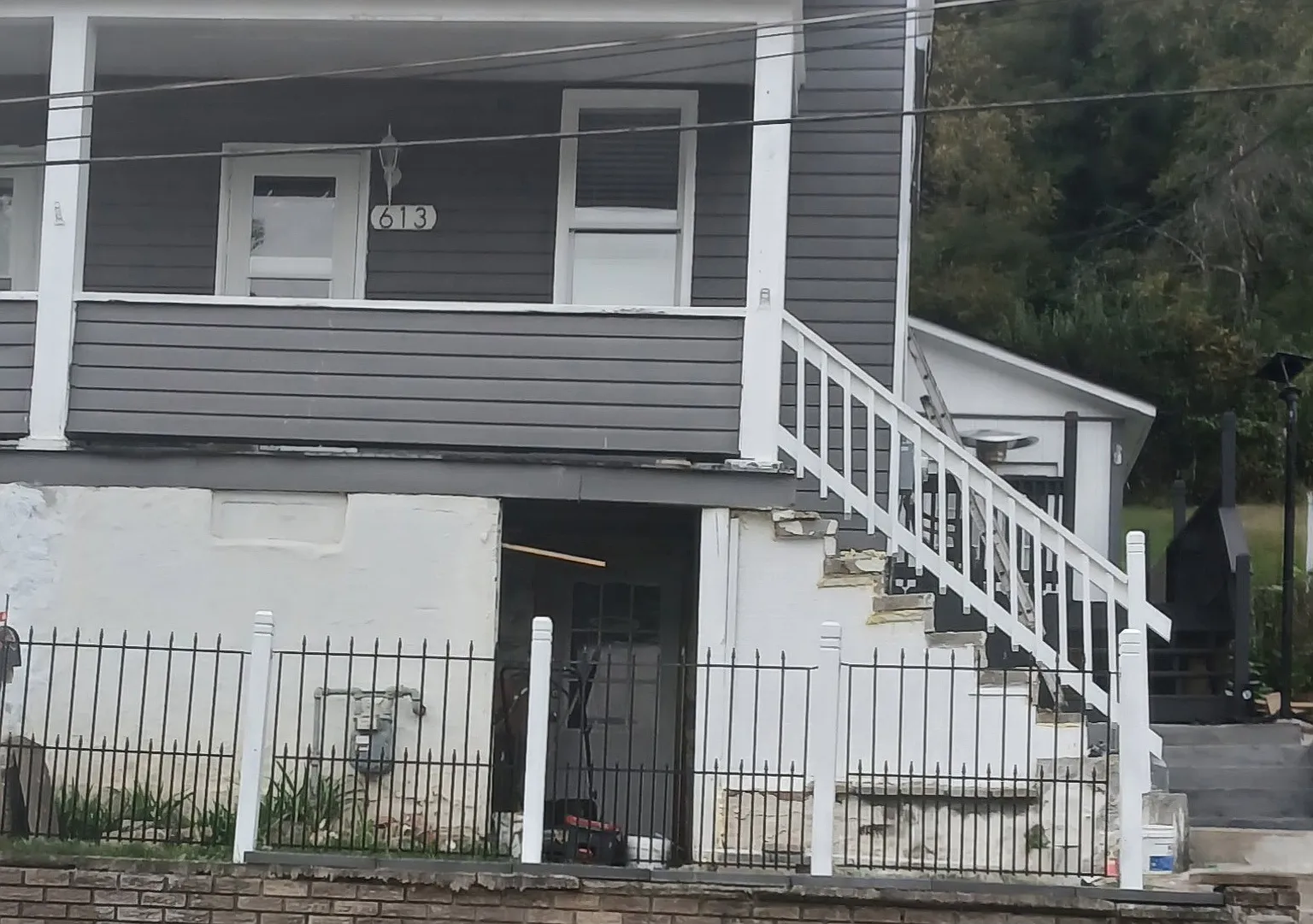 611-613 Woodvale Ave — Photo 1