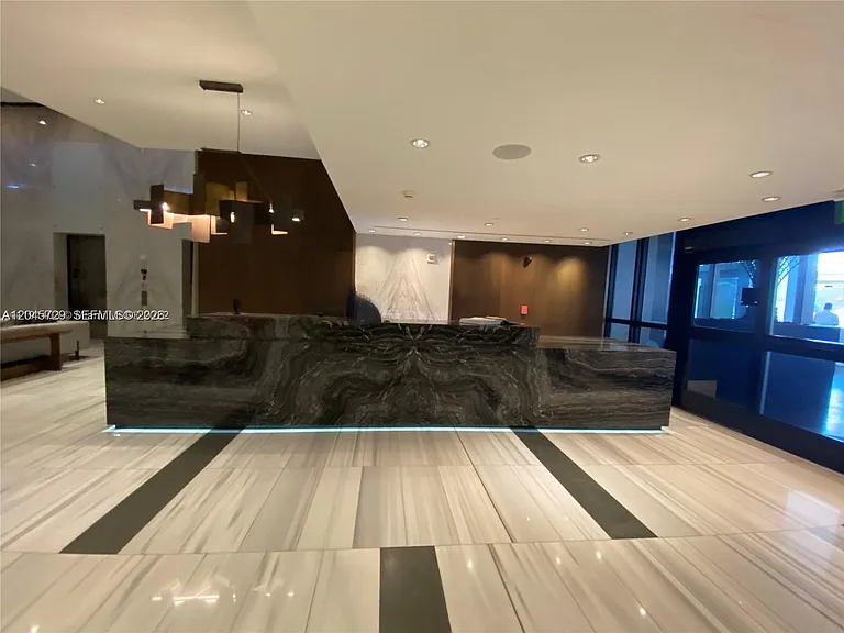 1100 Biscayne Blvd #4402 — Photo 22