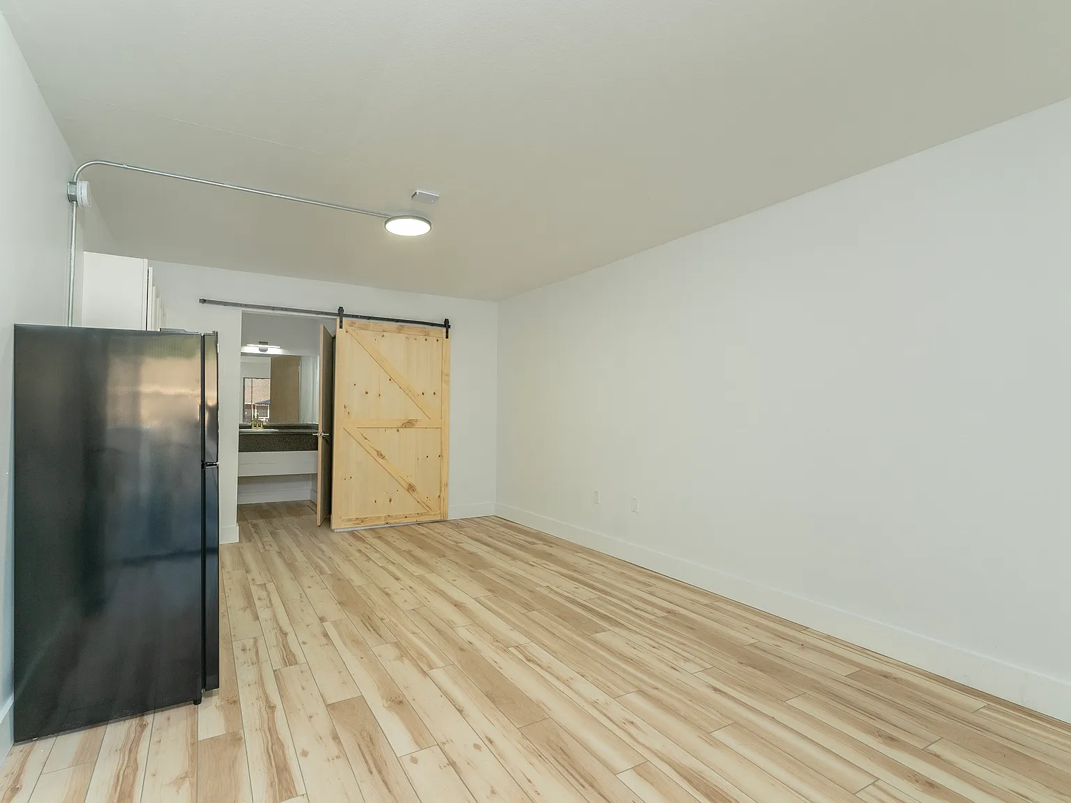 Studio, 300 sqft, $775 — Photo 3