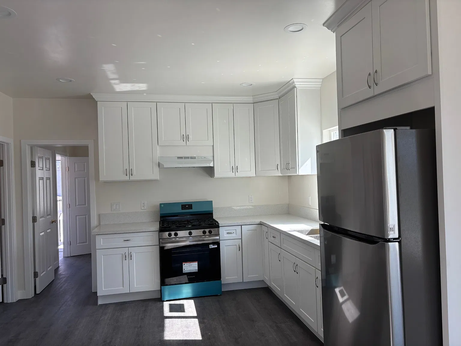 3 bed, 1500 sqft, $3,500 — Photo 4