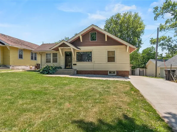 4604 Waveland Ct, Des Moines, IA 50312
