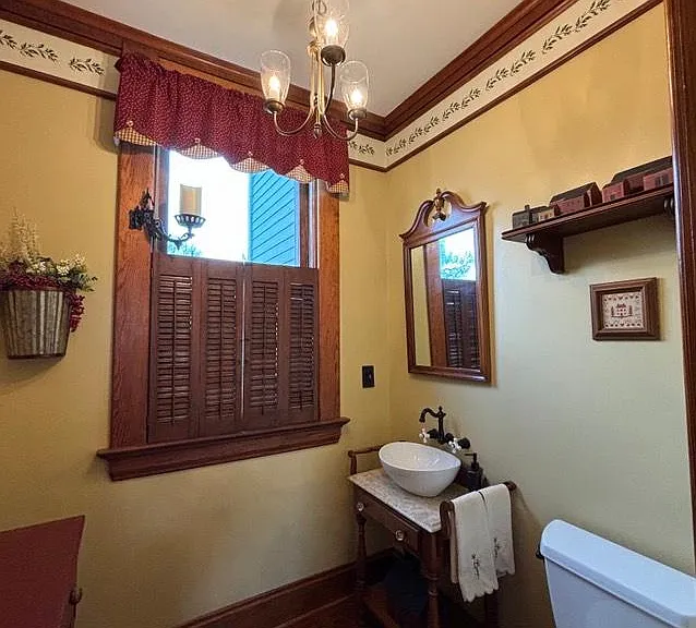 1/2 bath off kitchen