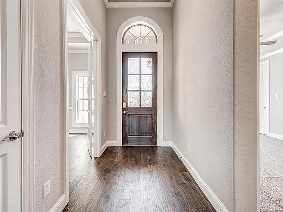 3rd image of 8129 Sayers Ln