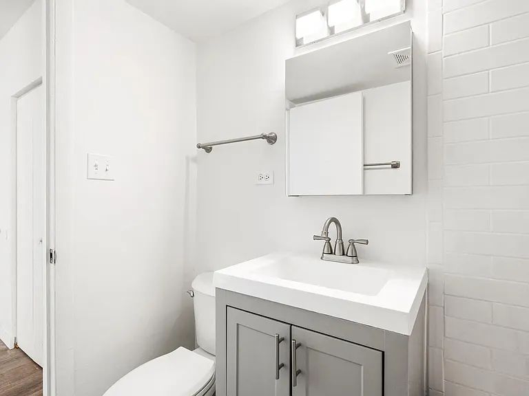 5726 N. Winthrop — Photo 37