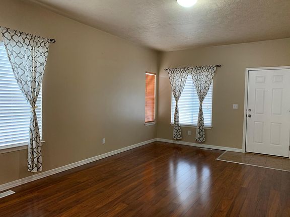 3rd image of 3156 S Summer Trail Dr