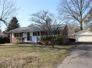 1130 Carmont Dr, Meadville, PA 16335