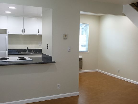 2nd image of 1987 Ascot Dr APT 3