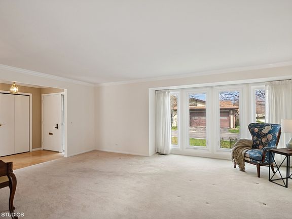 2nd image of 1412 Estate Ln